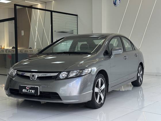 HONDA CIVIC 1.8 LXS 16V FLEX 4P AUTOMÁTICO HONDA CIVIC 1.8 LXS 16V FLEX 4P AUTOMÁTICO